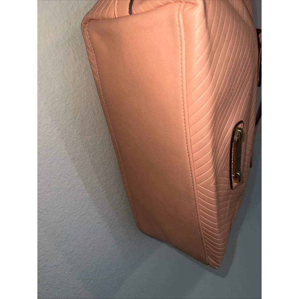Gianni Versace PEACH/GOLD VTG Abbigliamento Sportivo SRL Shoulder Bag 19V69